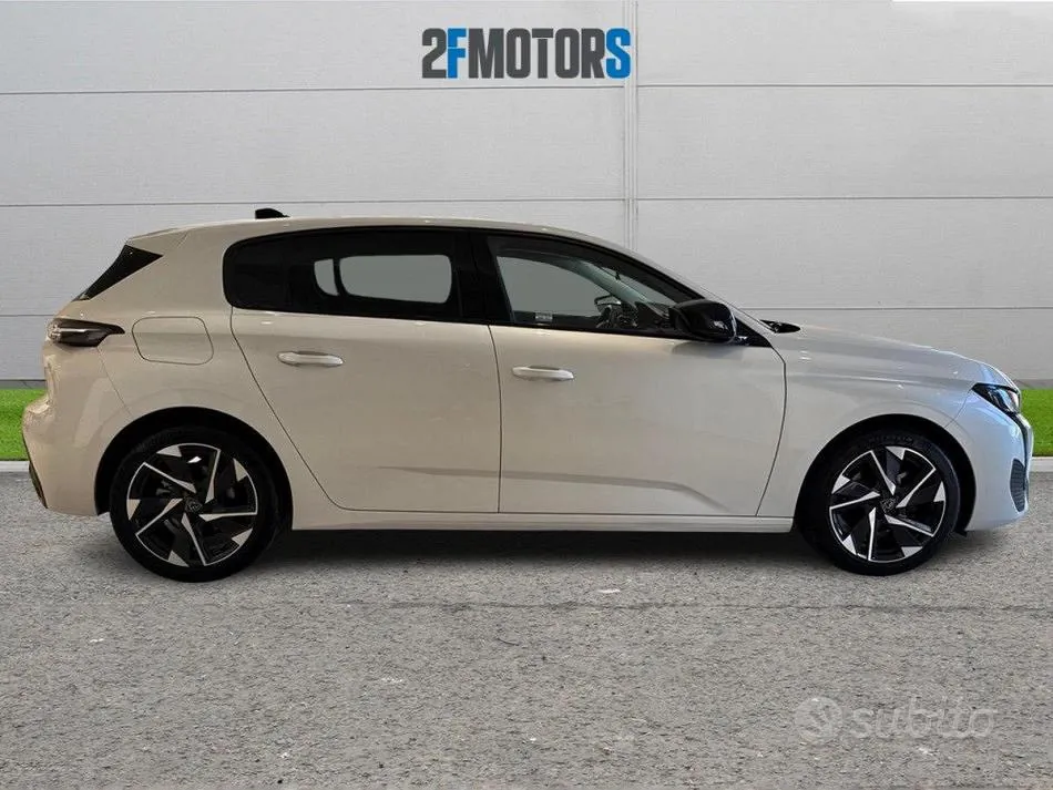 Peugeot 308 2023 photo 3