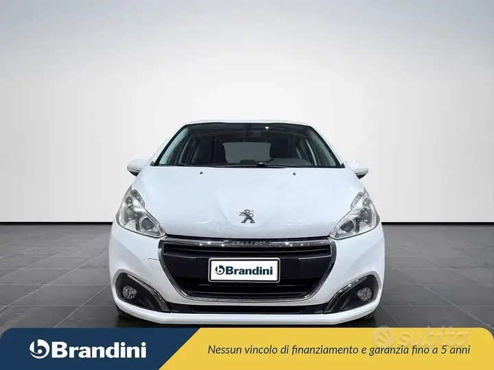 Peugeot 208 2016 photo 3