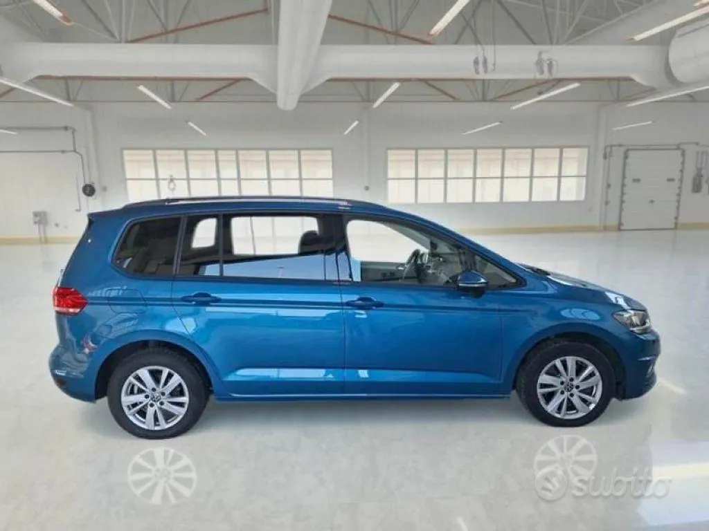 Volkswagen Touran 2022 photo 3