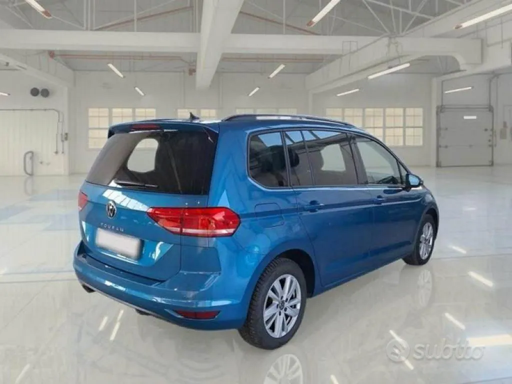 Volkswagen Touran 2022 photo 2