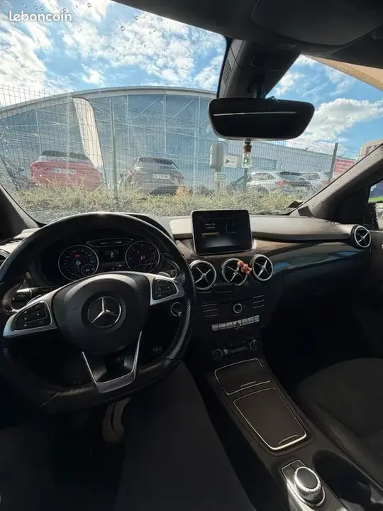 Mercedes-Benz B-Class 2015 photo 3