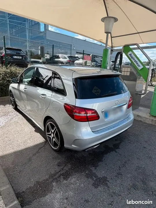 Mercedes-Benz B-Class 2015 photo 2