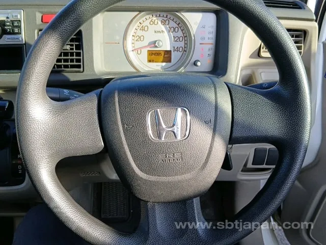 Honda Life 2013 photo 2