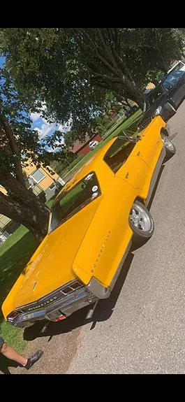 Pontiac Bonneville 1965 photo 2