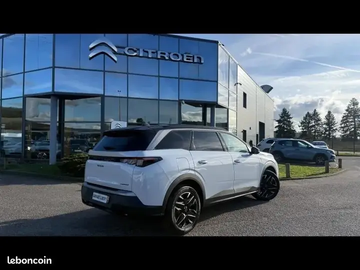 Peugeot 5008 2025 photo 3