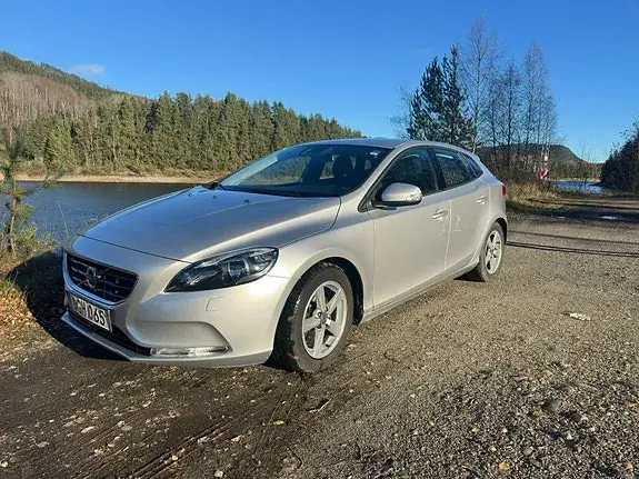 Volvo V40 2014 photo 2