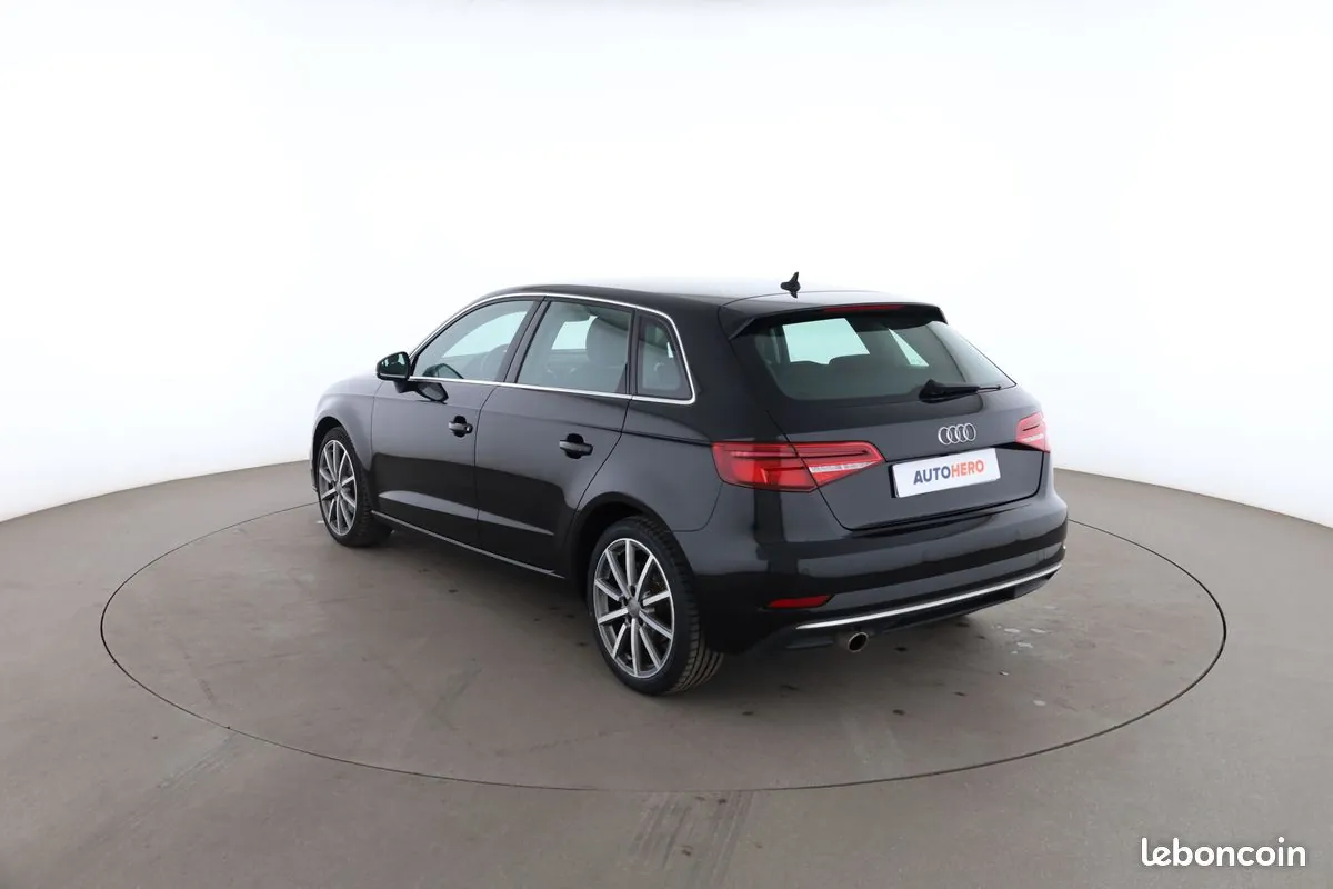 Audi A3 2019 photo 2