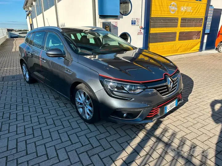 Renault Megane 2017 photo 2