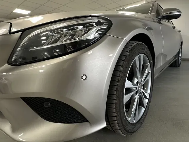Mercedes-Benz C-Class 2018 photo 2