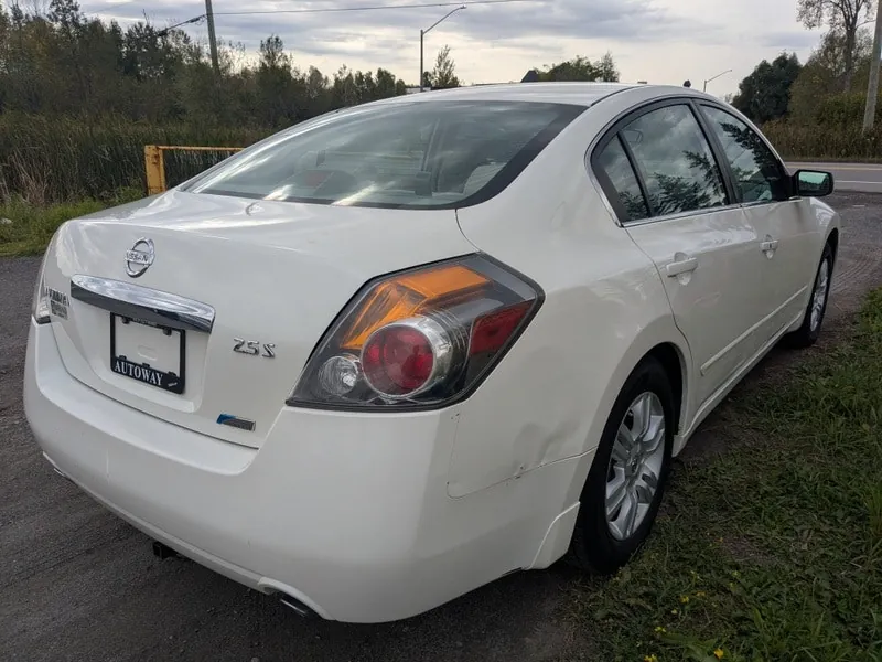 Nissan Altima 2010 photo 5
