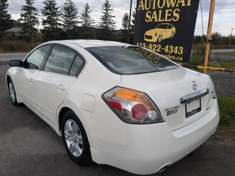 Nissan Altima 2010 photo 3
