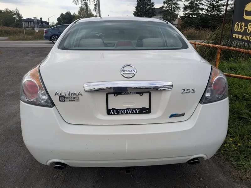 Nissan Altima 2010 photo 4