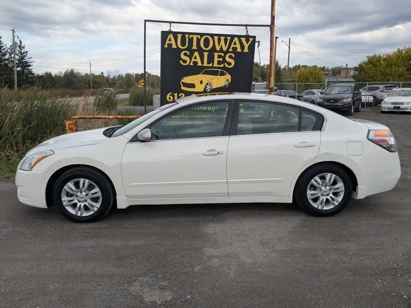 Nissan Altima 2010 photo 2