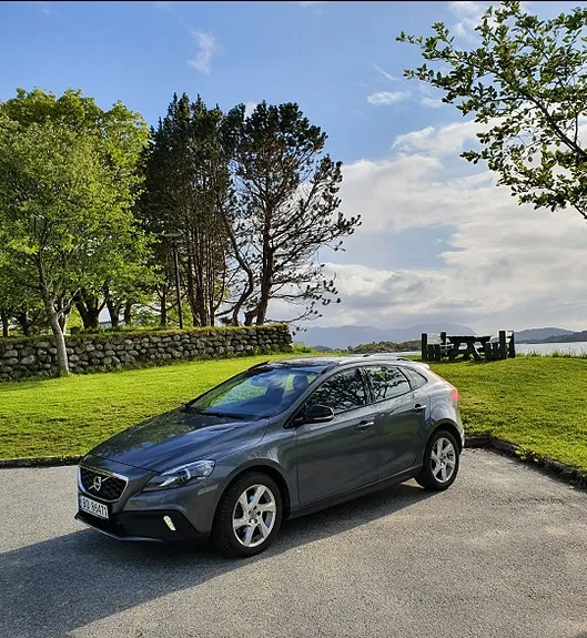 Volvo V40 Cross Country 2014 photo 2