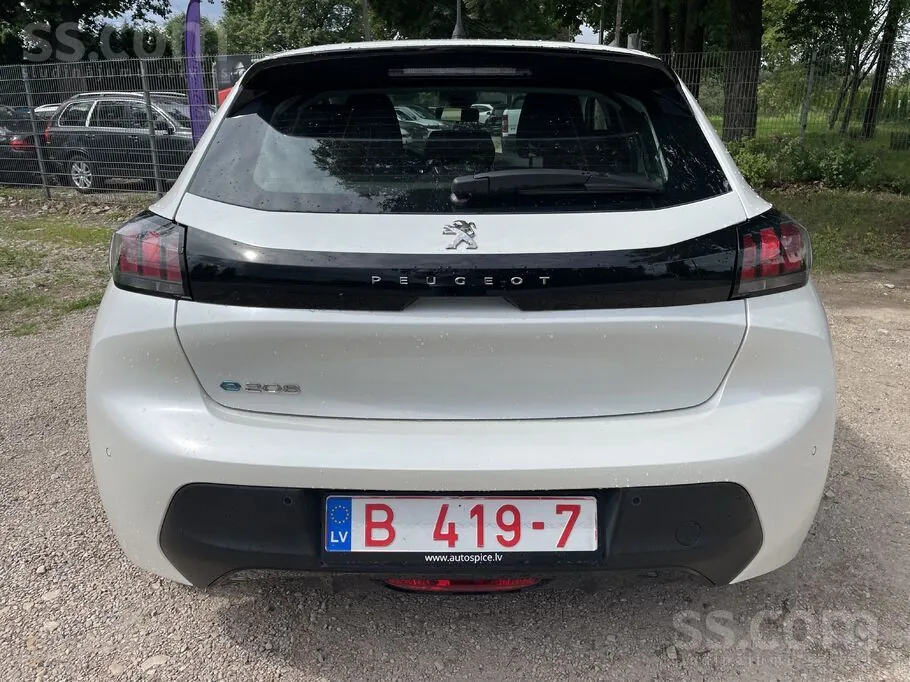 Peugeot 208 2022 photo 4