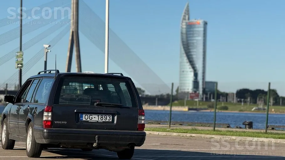 Volvo V90 1997 photo 2