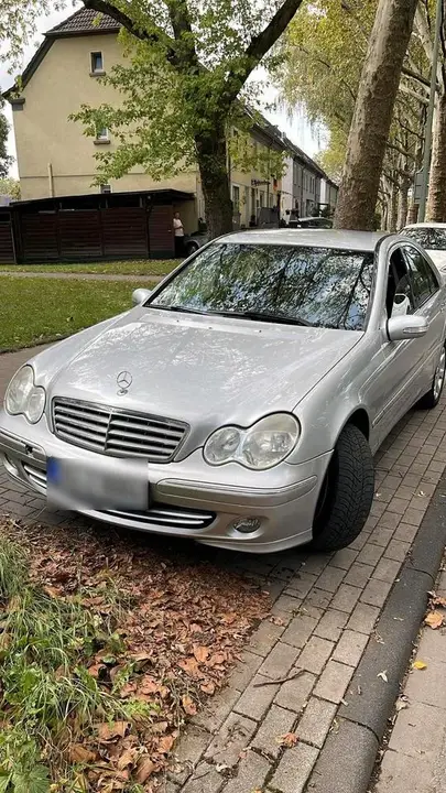 Mercedes-Benz C180