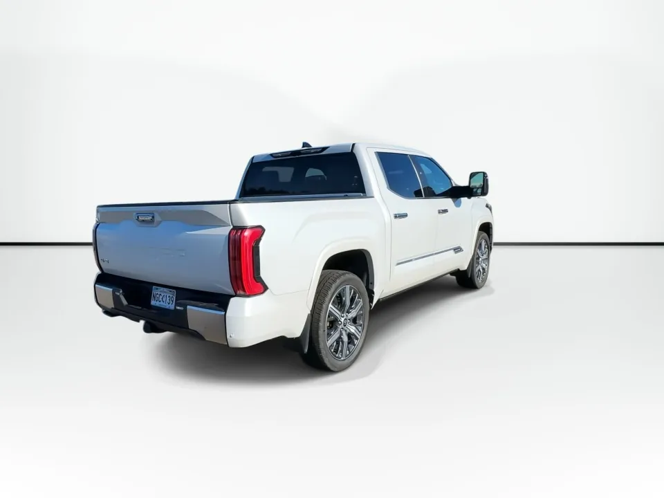Toyota Tundra 2023 photo 2