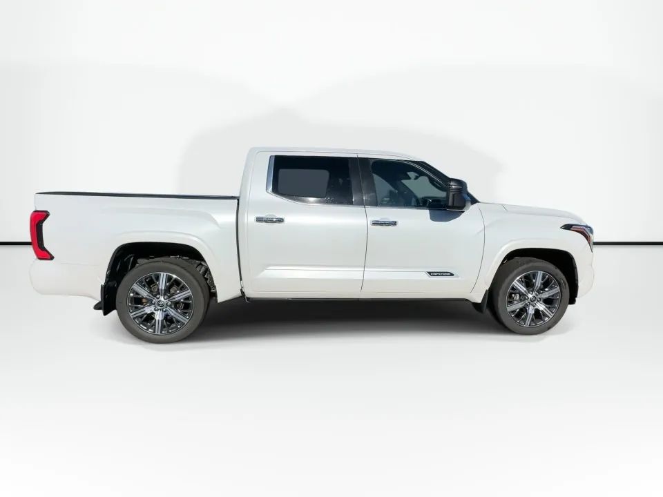 Toyota Tundra 2023 photo 3