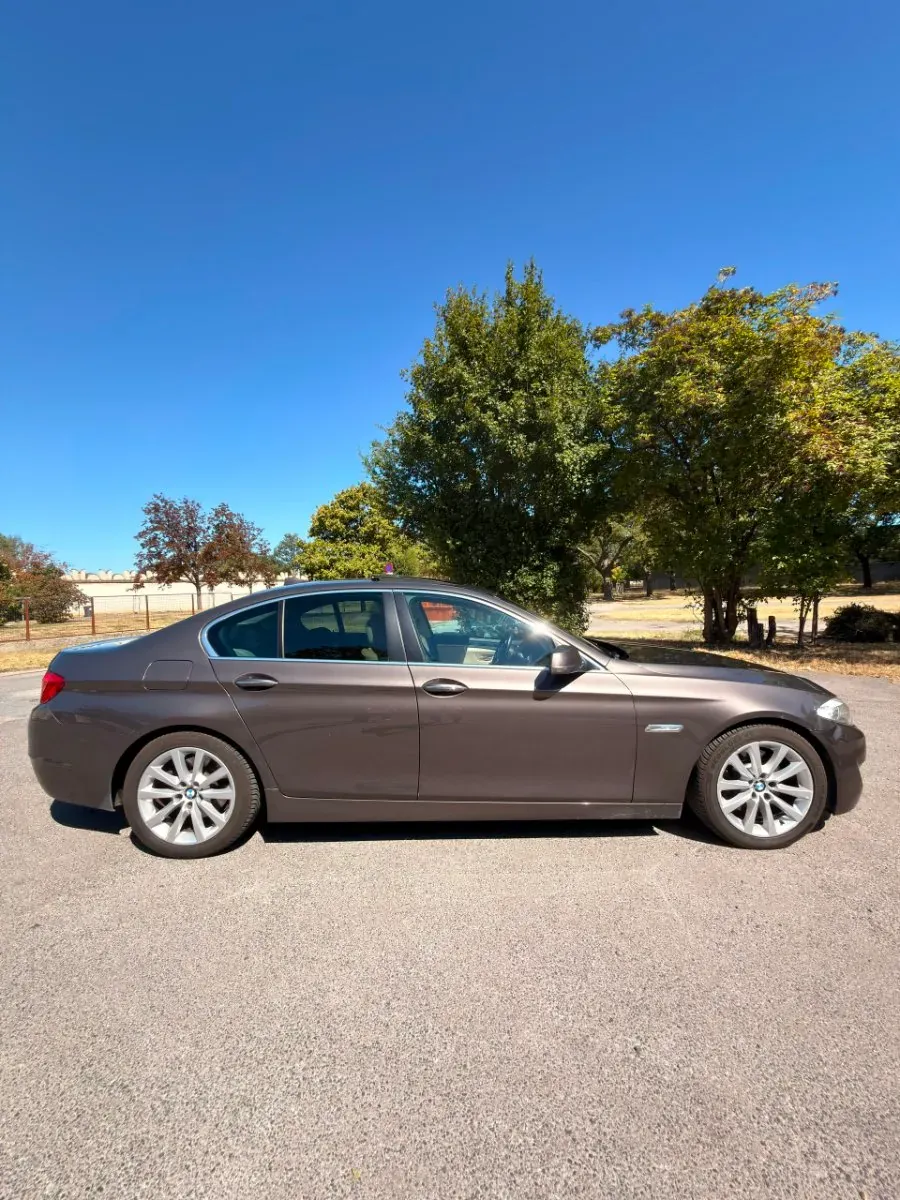 BMW 5 Series 2012 photo 3