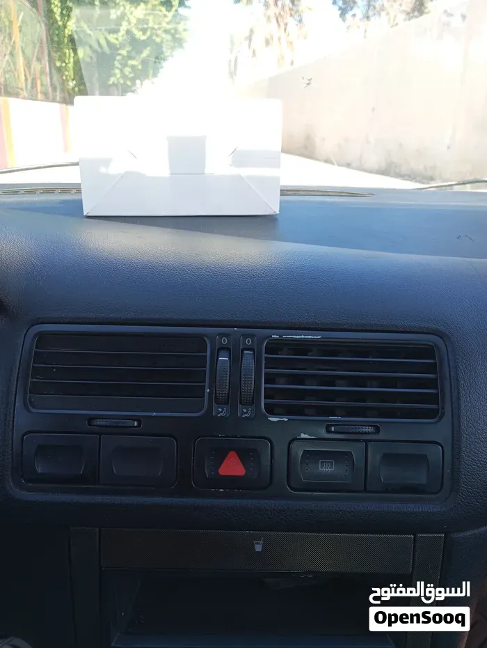 Volkswagen Bora 1999 photo 2