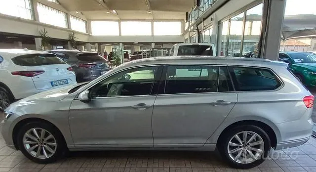 Volkswagen Passat Variant 2023 photo 2