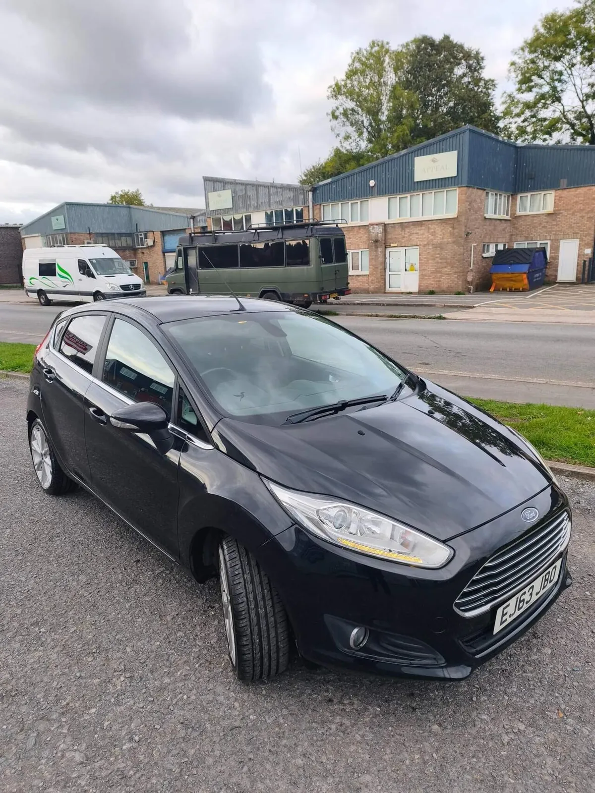 Ford Fiesta 2013 photo 2