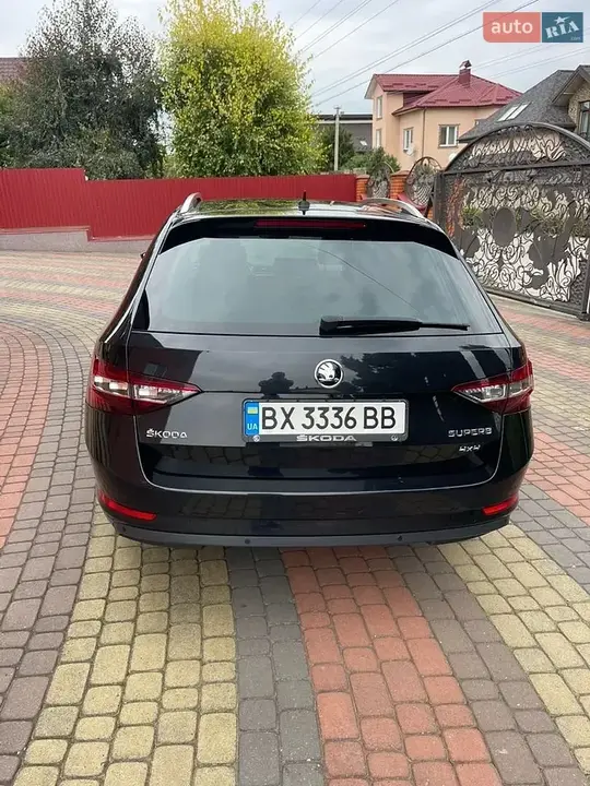 Skoda Superb 2019 photo 5