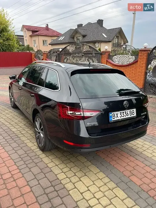 Skoda Superb 2019 photo 4