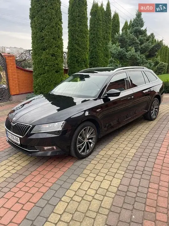 Skoda Superb 2019 photo 3