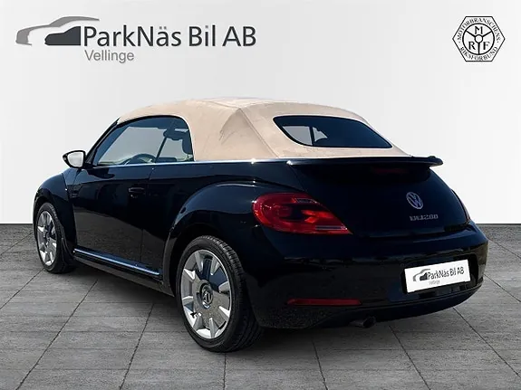Volkswagen Beetle 2016 photo 2