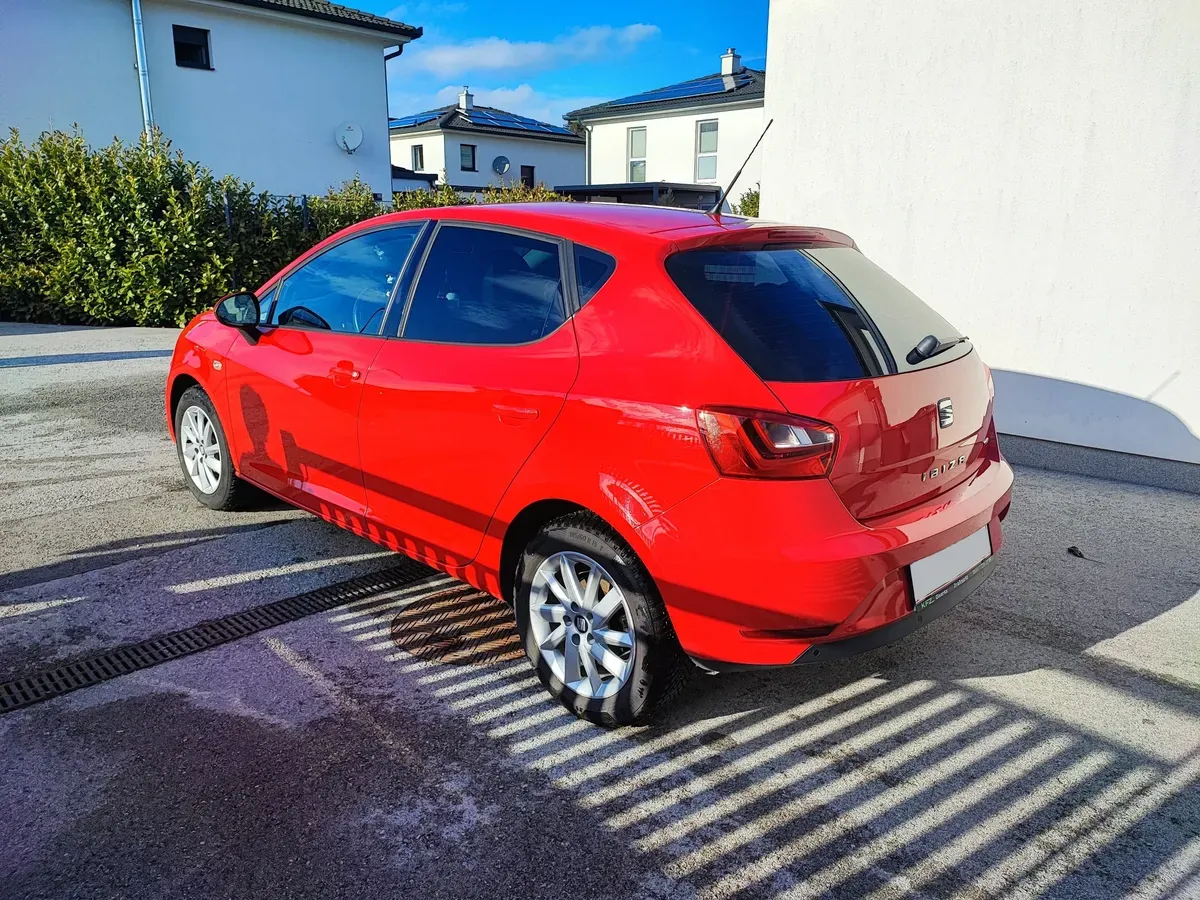 Seat Ibiza 2015 photo 2
