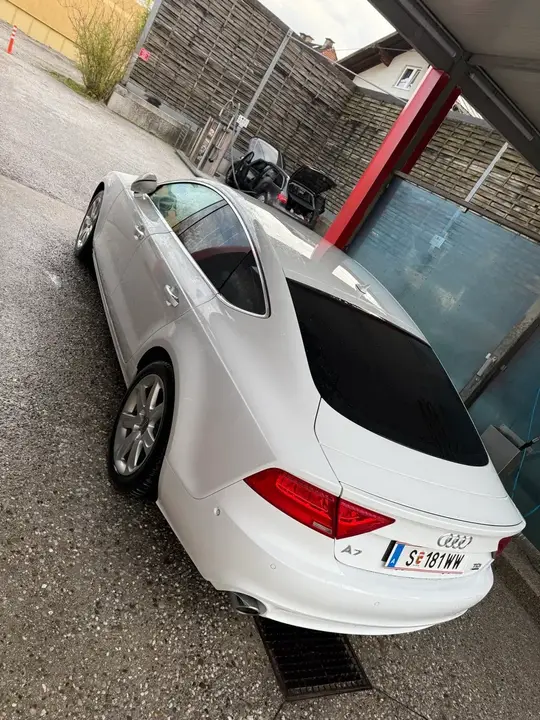 Audi A7 2012 photo 3