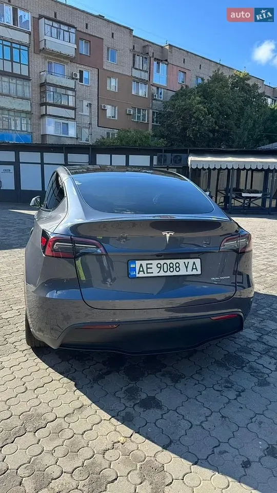 Tesla Model Y 2023 photo 5