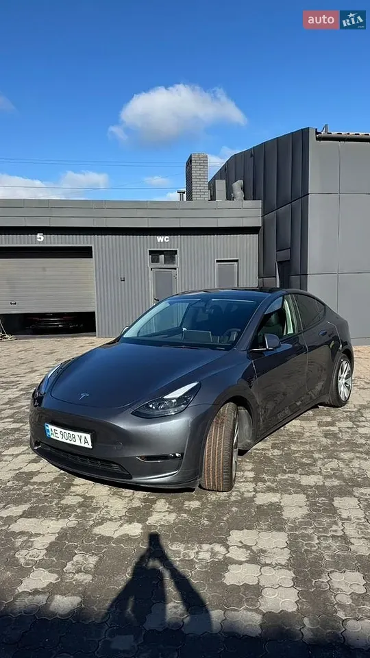 Tesla Model Y 2023 photo 3