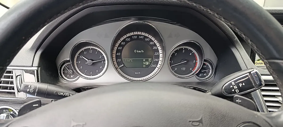 Mercedes-Benz E-Class 2010 photo 4
