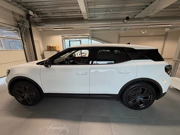 Ford Explorer 2025 photo 3