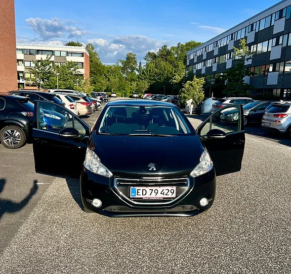 Peugeot 208 2015 photo 4