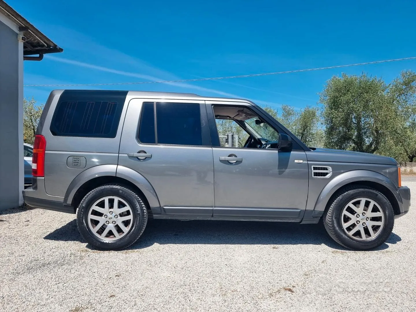 Land Rover Discovery 2009 photo 4