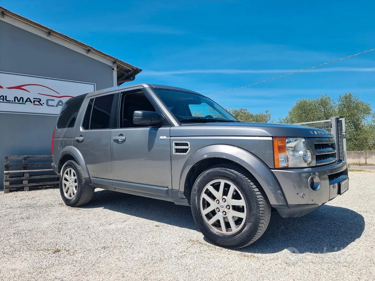 Land Rover Discovery 2009 photo 3