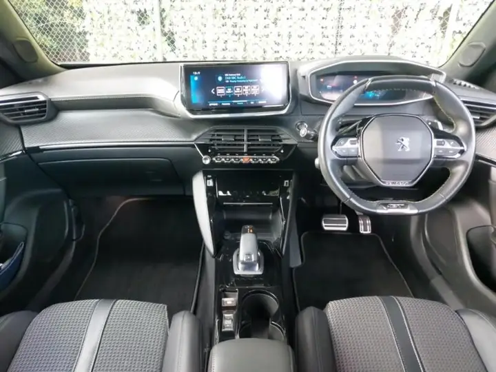 Peugeot 2008 2021 photo 3