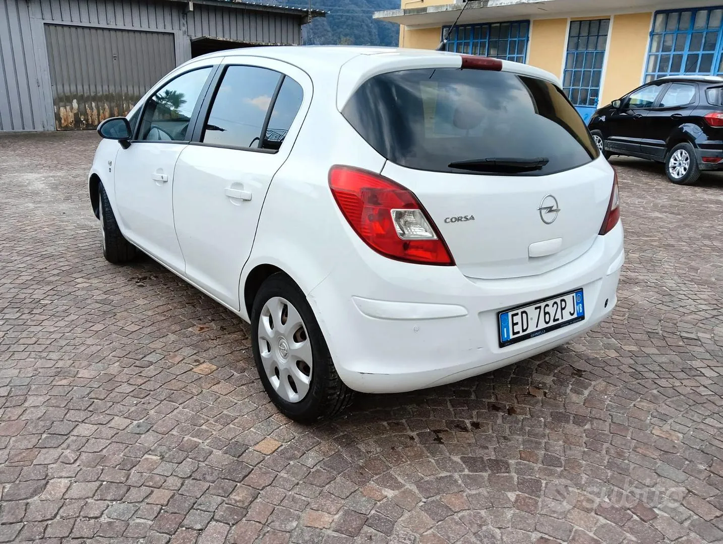 Opel Corsa 2011 photo 2