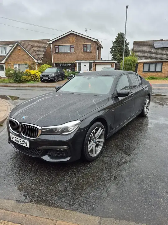 BMW 7 Series 2018 photo 3