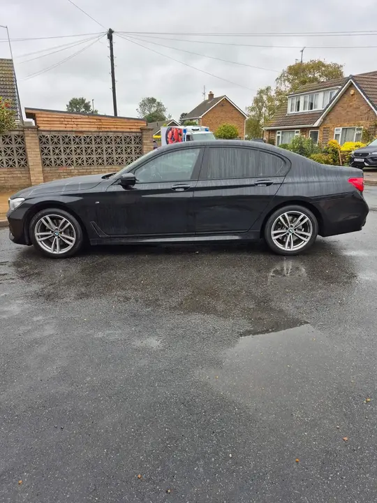BMW 7 Series 2018 photo 4