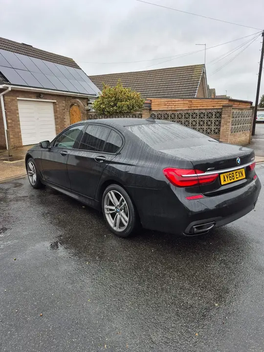 BMW 7 Series 2018 photo 5