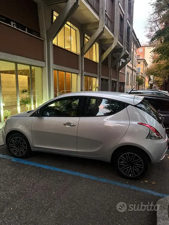 Lancia Ypsilon 2019 photo 2
