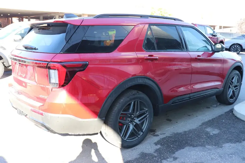 Ford Explorer 2026 photo 4