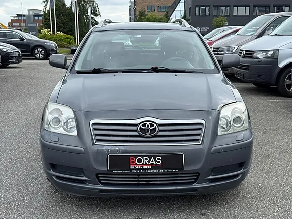 Toyota Avensis 2005 photo 2