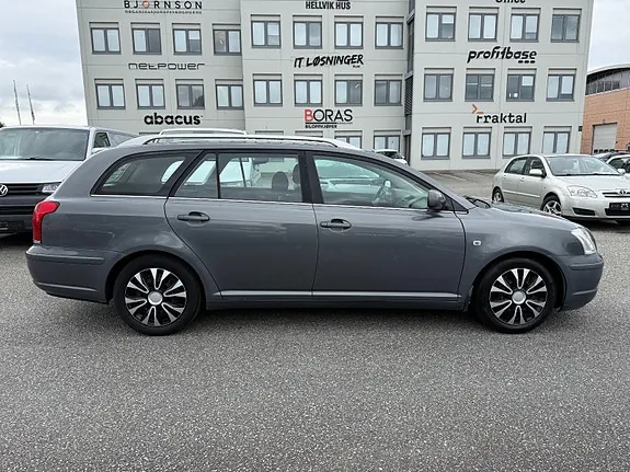Toyota Avensis 2005 photo 4