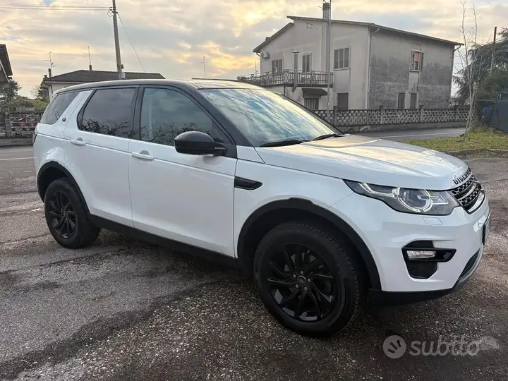 Land Rover Discovery Sport 2017 photo 4